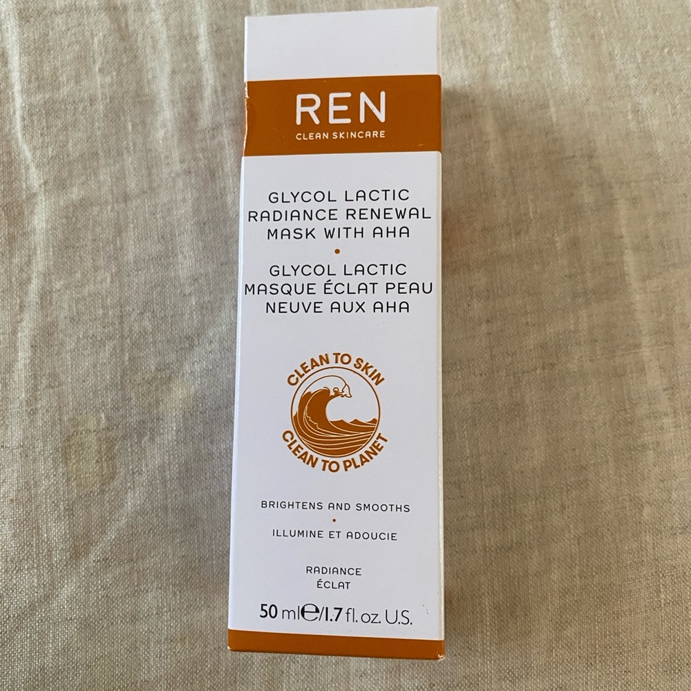 Ren GLYCOL LACTIC
RADIANCE RENEWAL
MASK WITH AHA